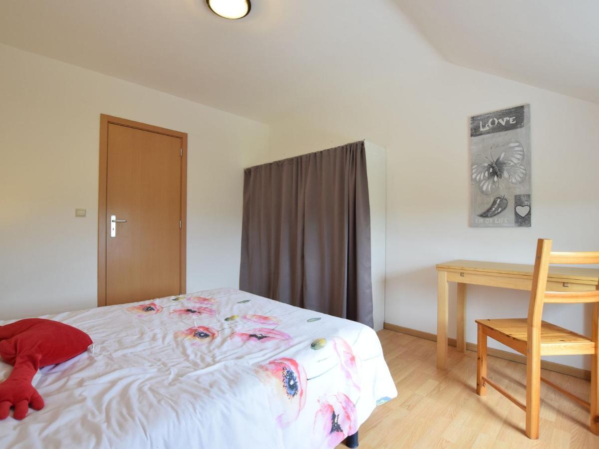 Cozy Apartment In Paliseul With Garden Carlsbourg Exterior photo